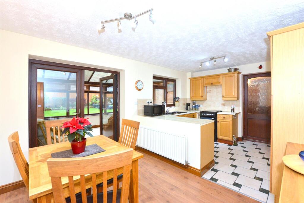 Alberbury Drive, Sundorne Grove, Shrewsbury