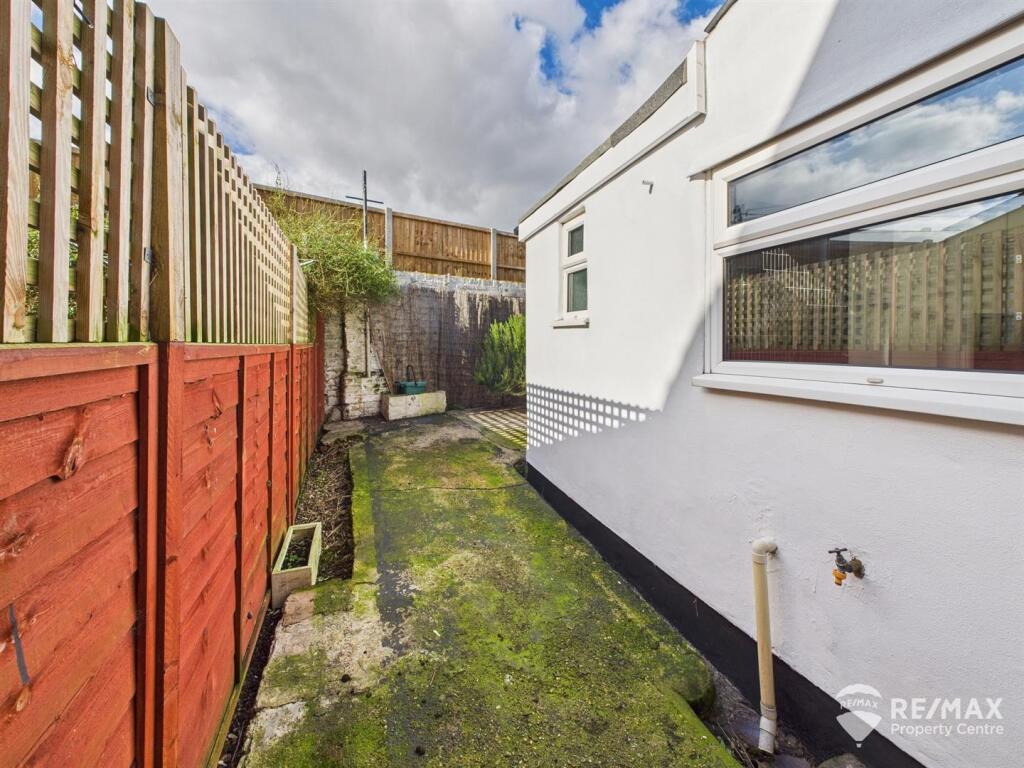 Courtyard Garden (3).jpg