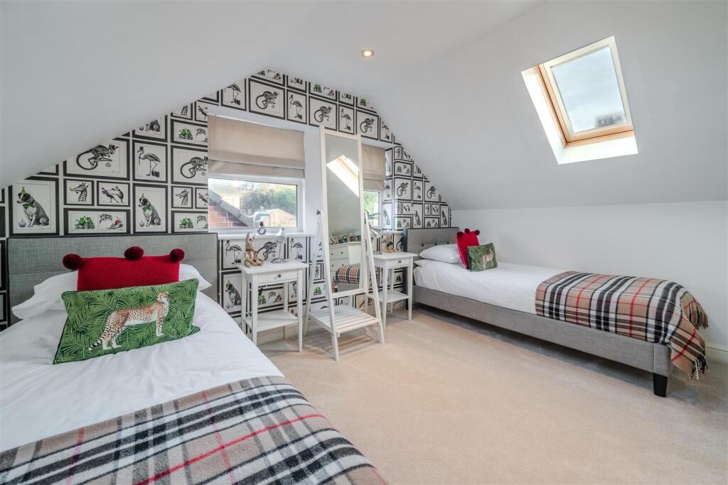 Bedroom 2-2.jpg