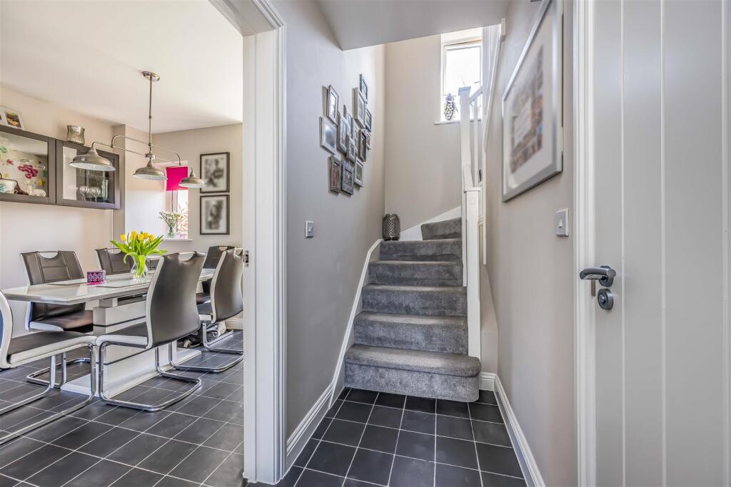 32 Longcroft Way, Havant-Small-PorticoMarketing-Ne