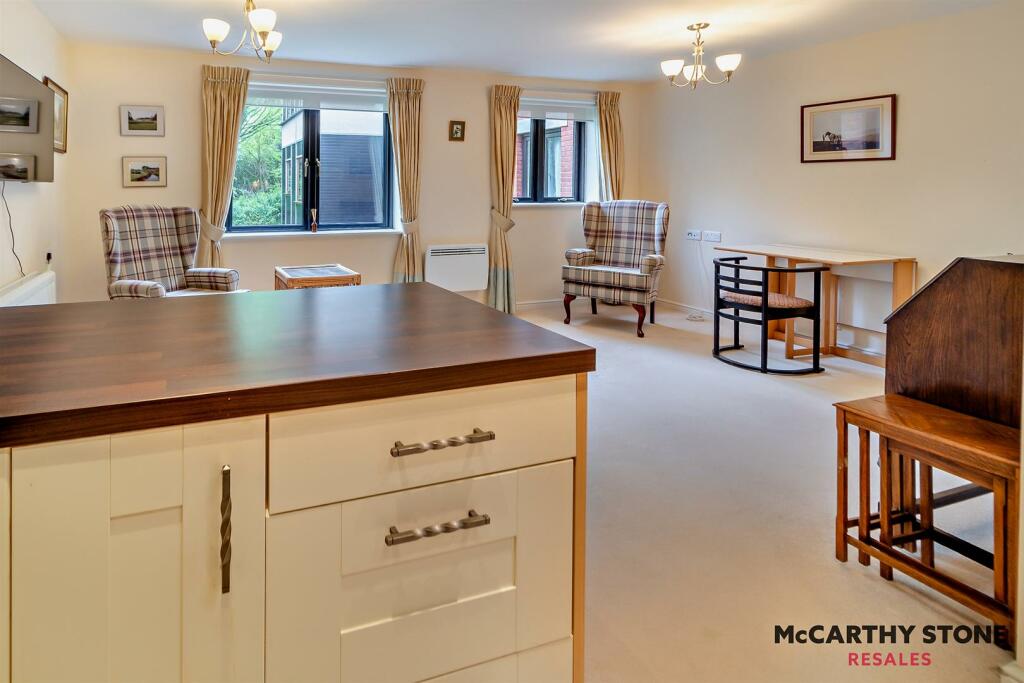 8592343-interior06-800.jpg