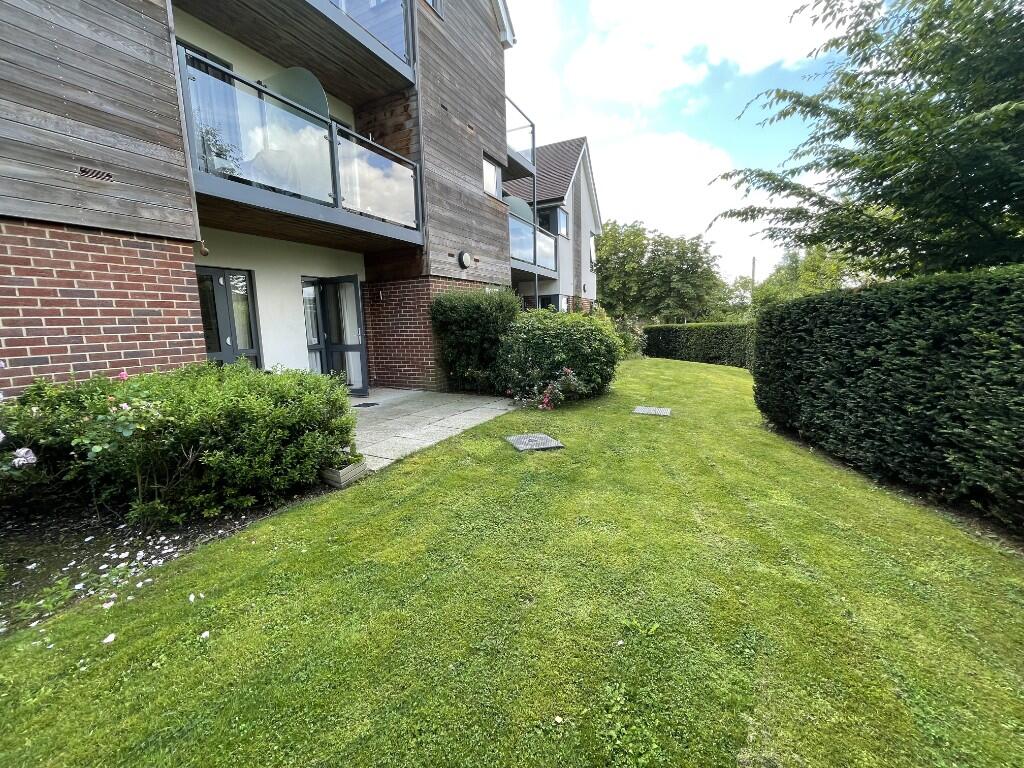 FRONT GARDEN AREA