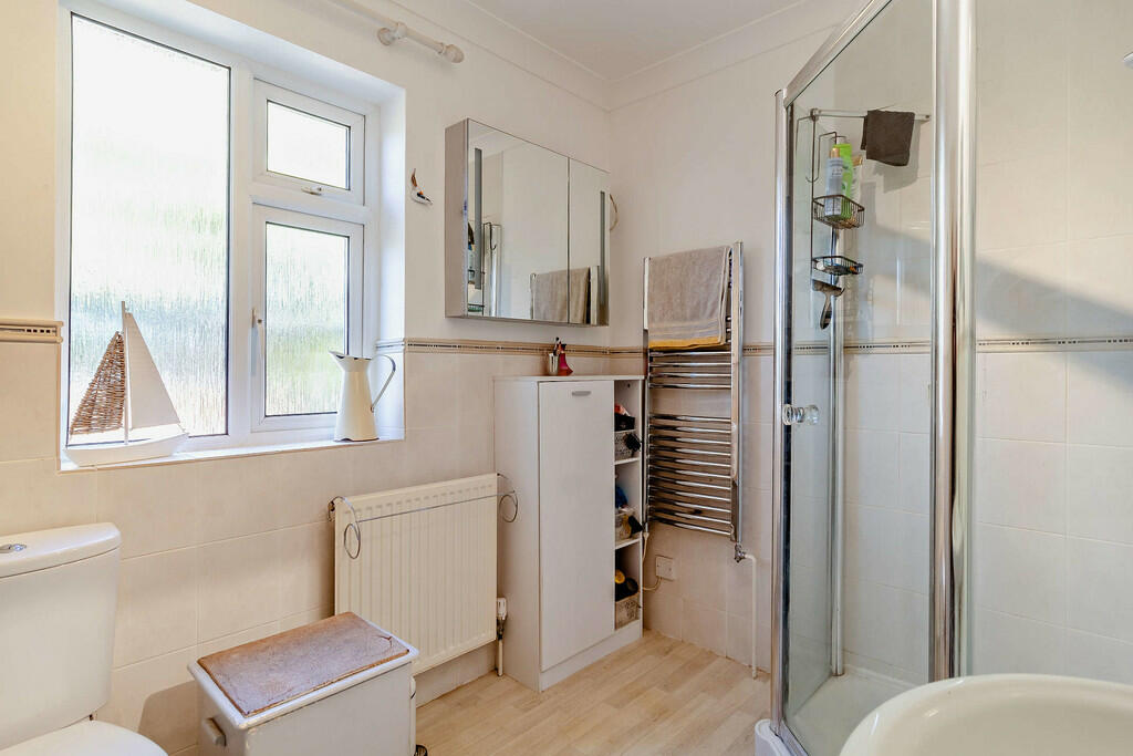 8548049-interior2...