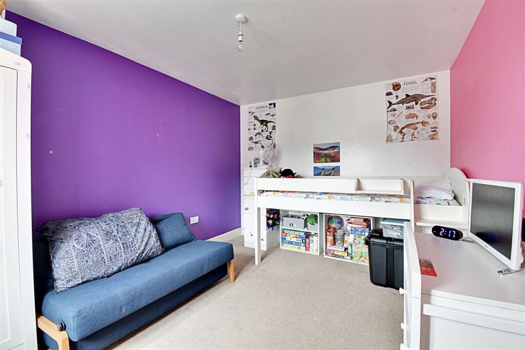 Bedroom 2_2.jpg