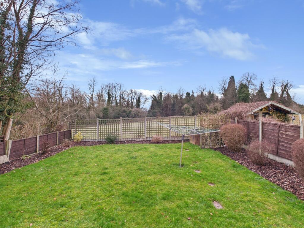 CAM03729G0-PR0201-STILL006