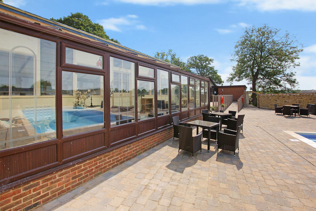 FF00145-S-Wickham-Ct-Outside-Swimming-Pool-21st-Ju