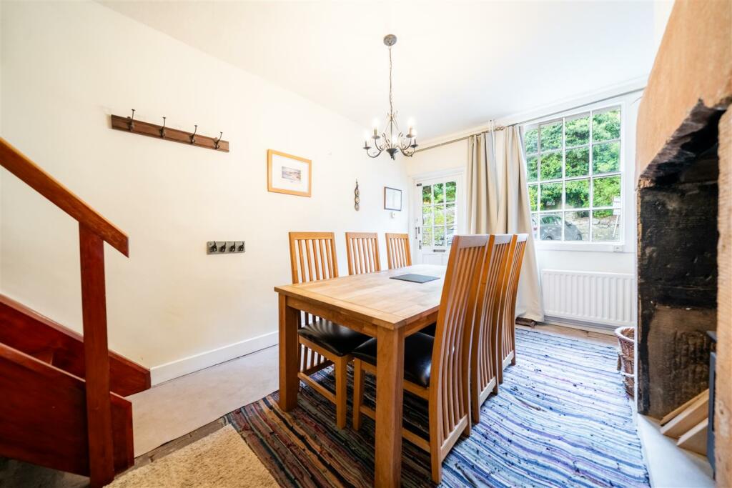 Dining room.jpg