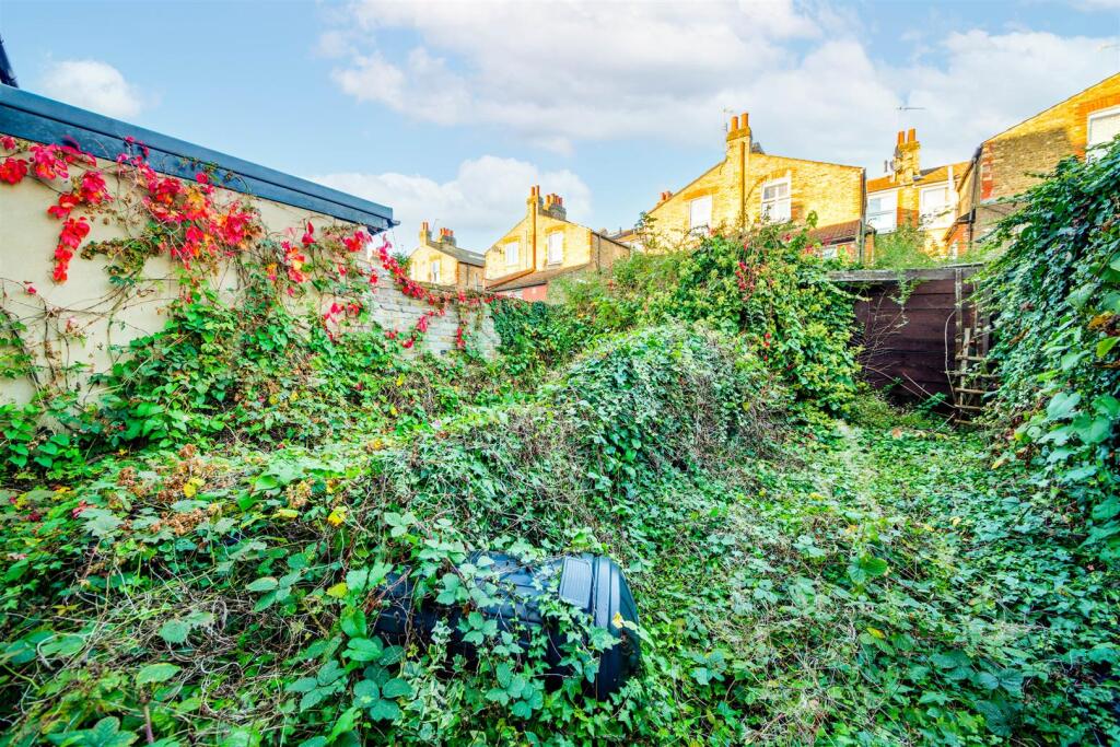 20 Hoyle road SW17 0RS-5.jpg