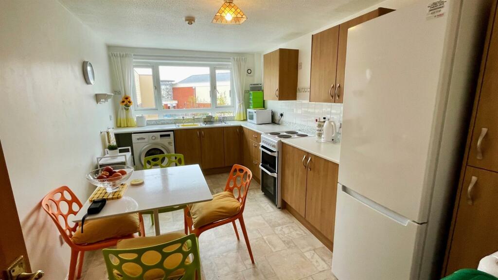 KITCHEN/BREAKFAST ROOM