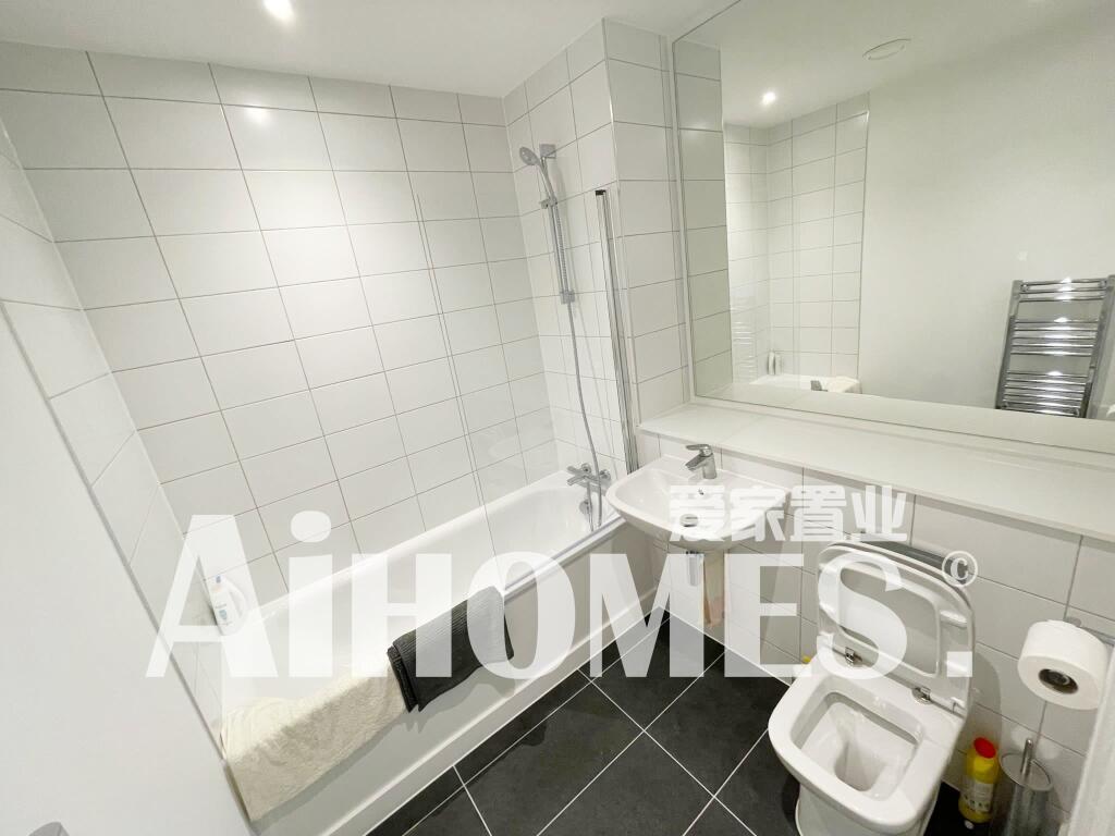 10803-Bathroom2