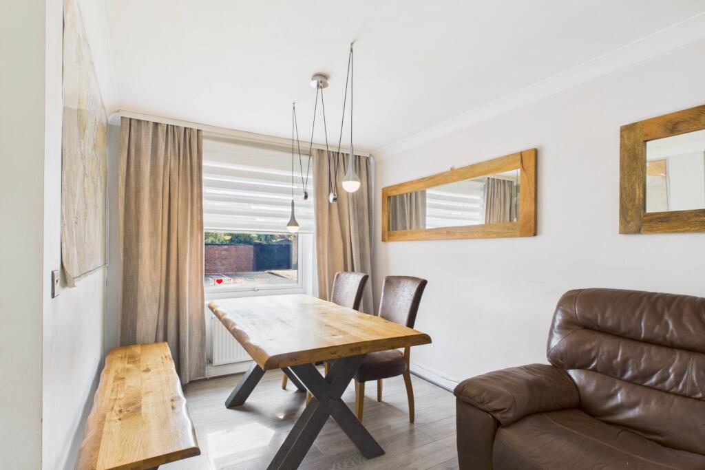 EweMove Spalding - Chamomile Way - Living Room