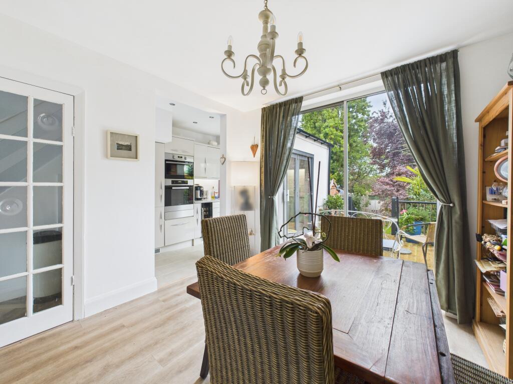 CAM05192G0-PR0158-STILL004