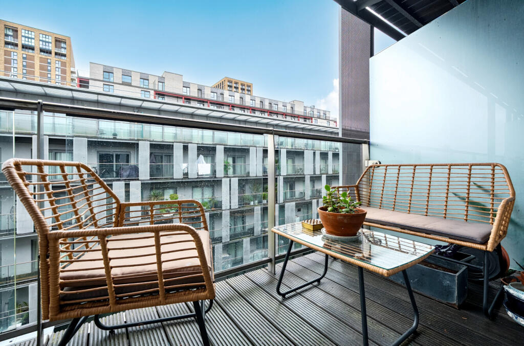 1371970-9-68fa055...