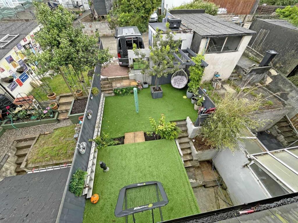 Old Laira Road 331 - Garden Front.jpg