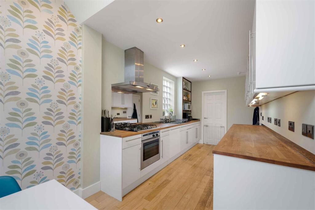 5 Banks Crescent-08.jpg