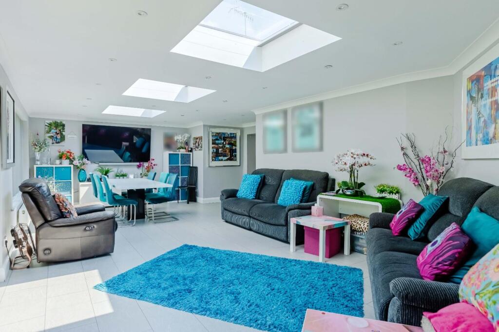 19 Abbots Way_28.JPG