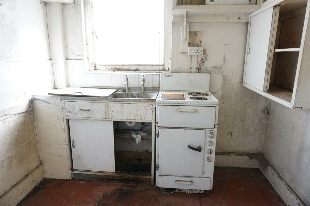 kitchen - 4 westborough.jpg