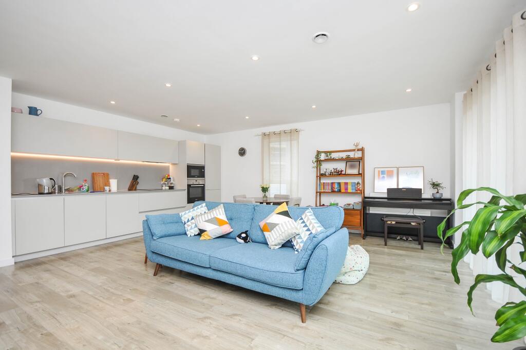 Open Plan Reception/