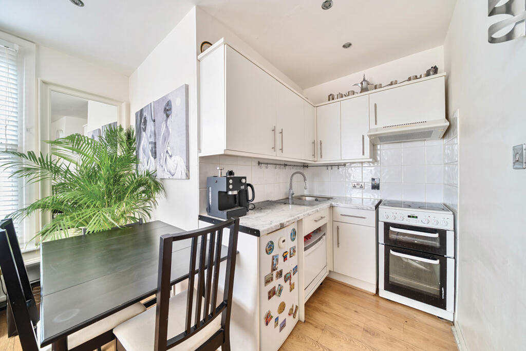 1311867-6-68512ca...