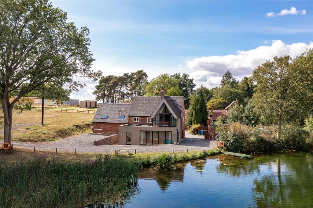 The Golf House, High Park, Albrighton, Wolverhampton, WV7 3BB