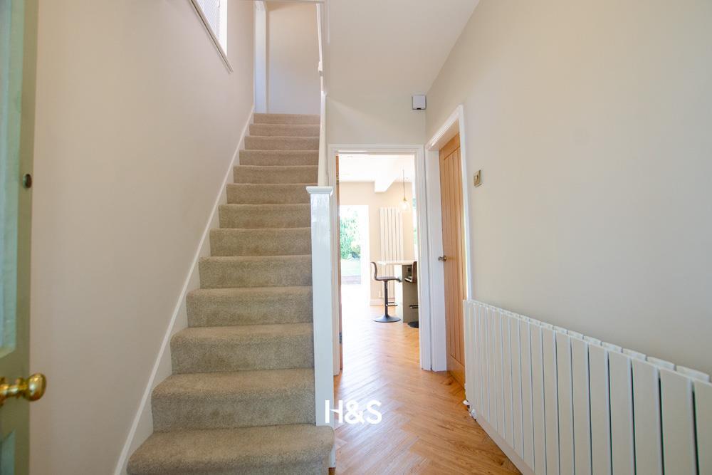 18 Ulleries - hall.jpg