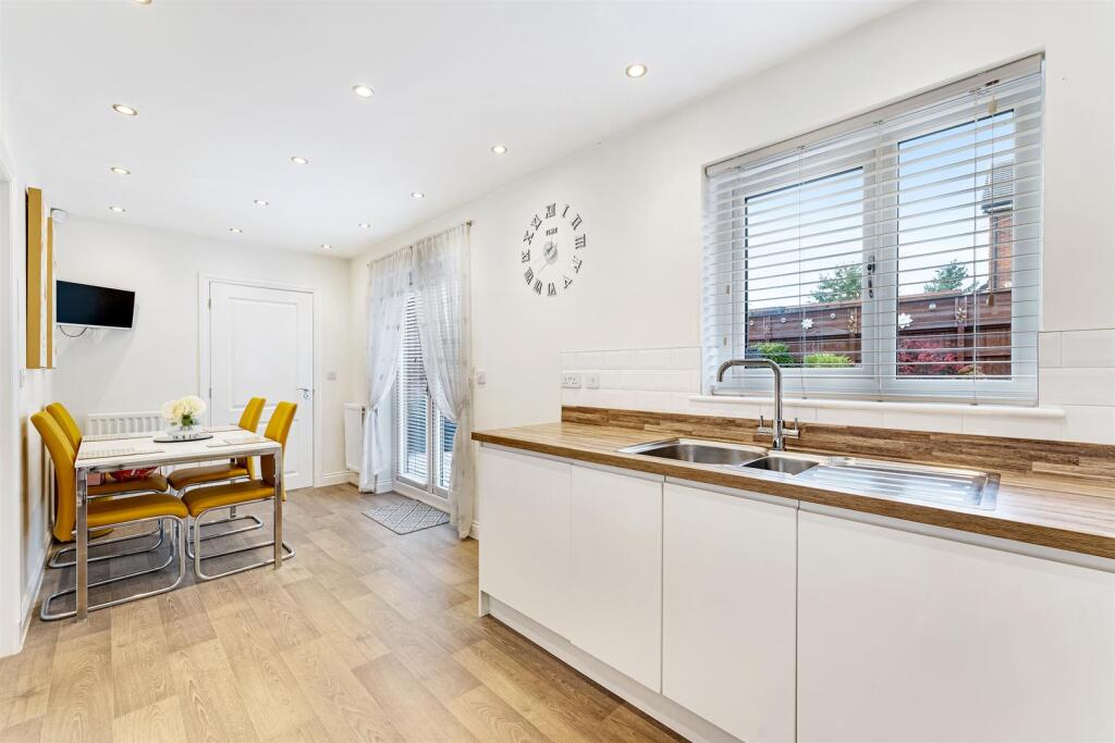 12 Atherton Drive-23.jpg