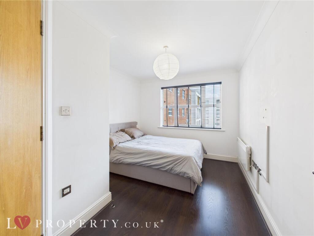 CAM05016G0-PR0074-STILL023 - Copy.jpg