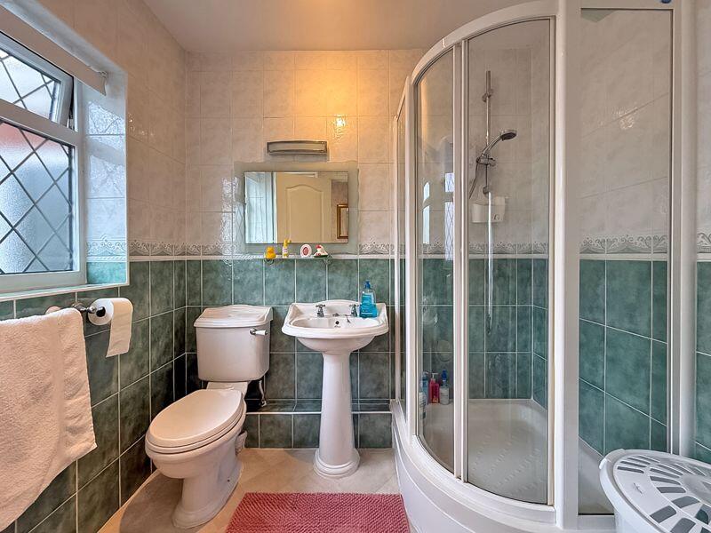 SHOWER ROOM
