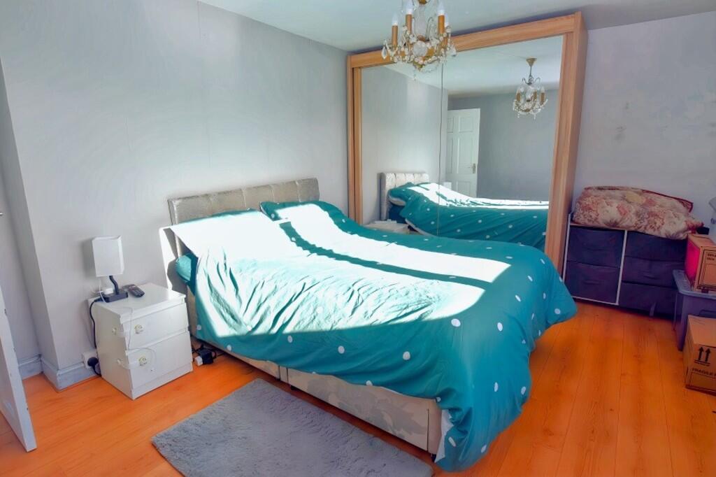 Bedroom 1a