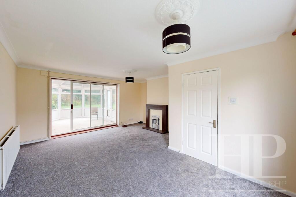 Lounge/dining room