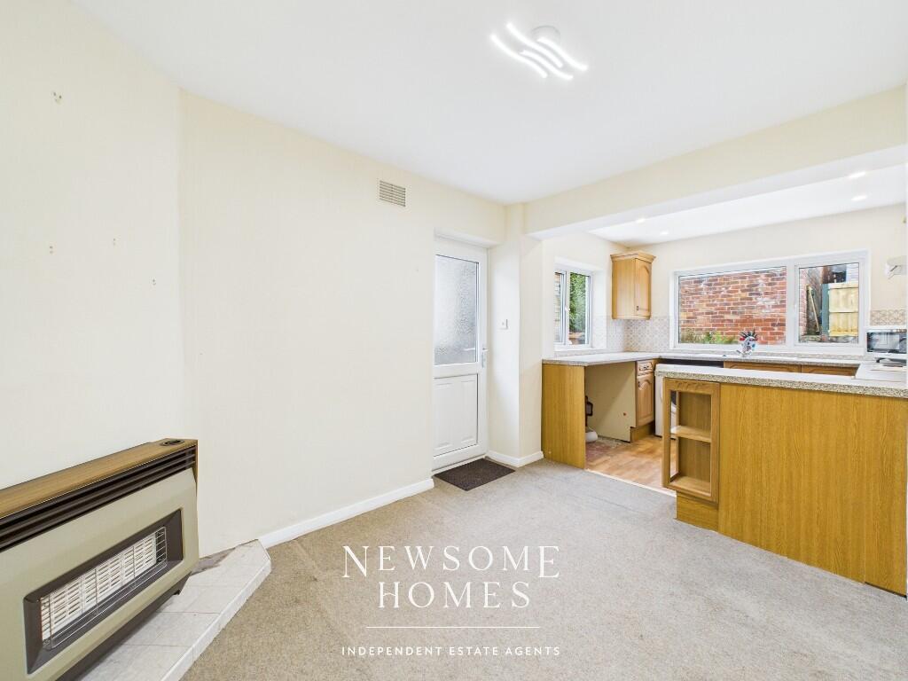 Kitchen/ Dining Room