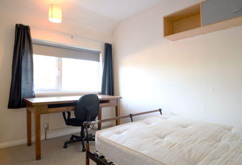 Upstairs room 2.jpeg