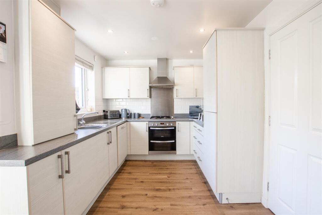 kitchen-2.jpg