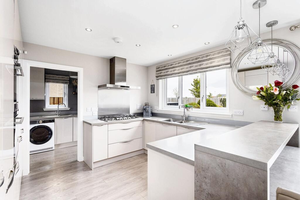 Kitchen/Dining Area