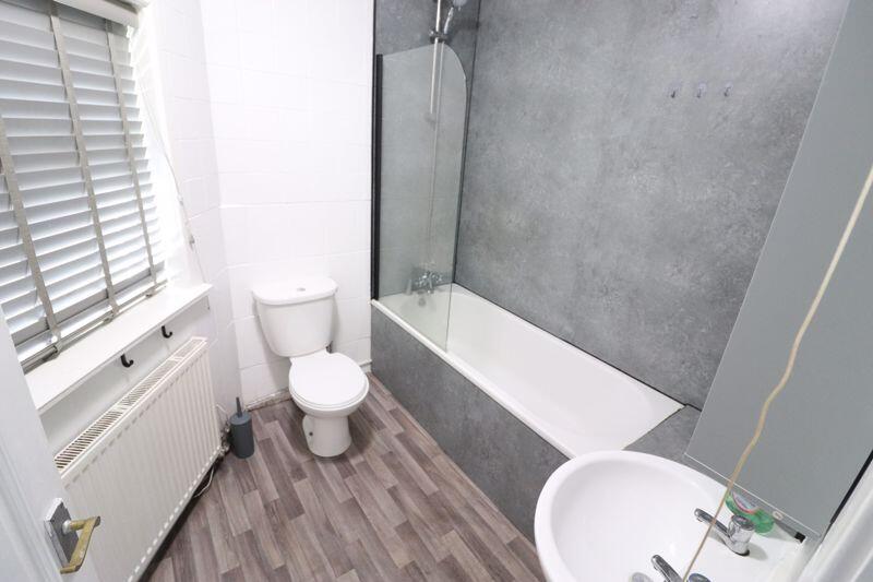 GROUND FLOOR BATHROOM