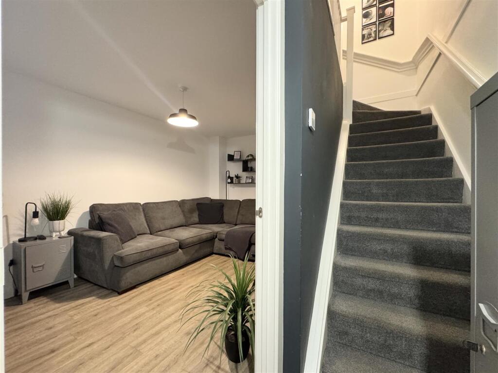 Lounge/Hallway