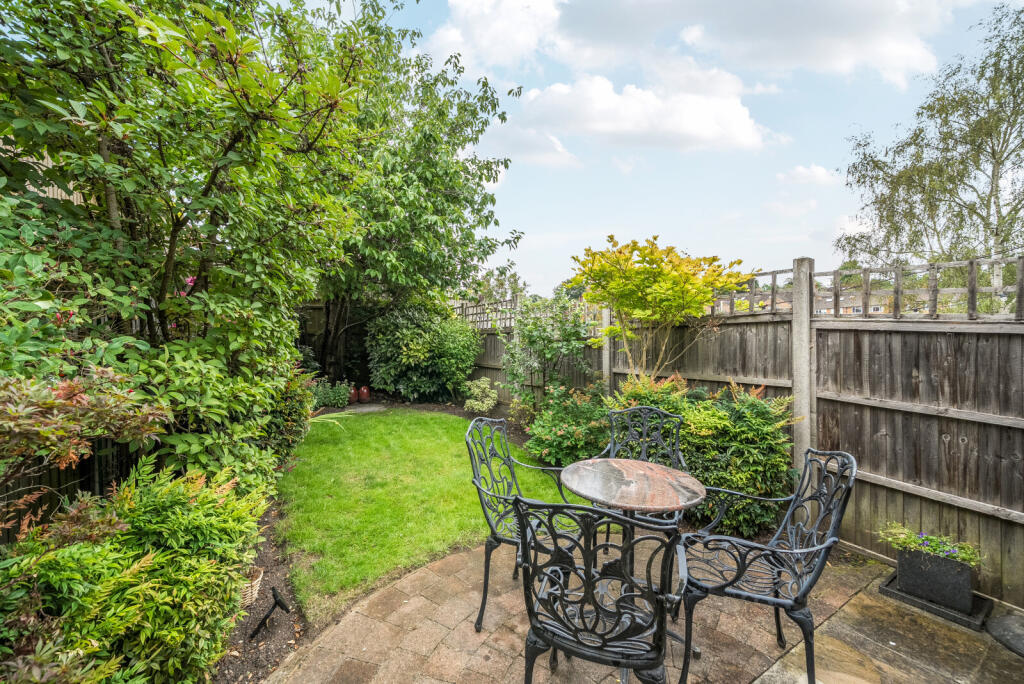 1332748-17-688888...