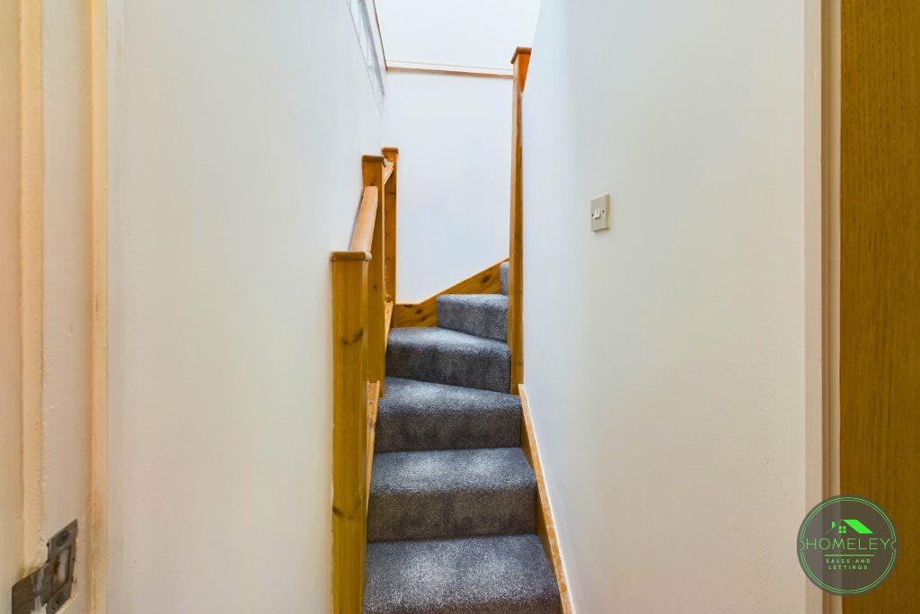 25 Floor 2 Staircase