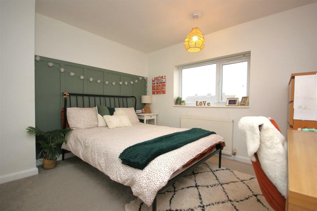 Bedroom 2.JPG