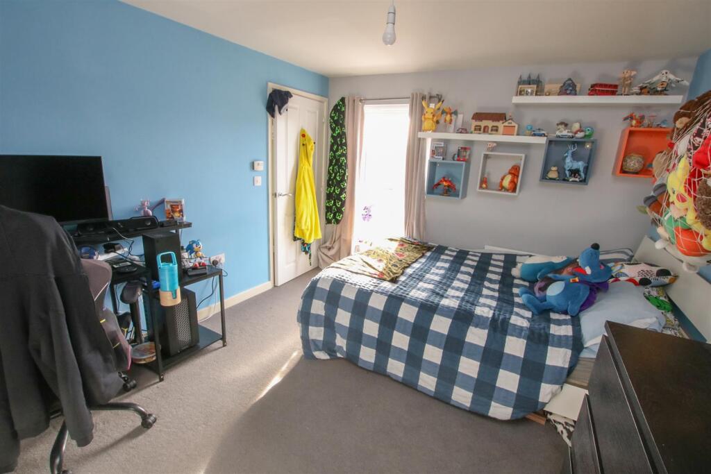 BEDROOM 1