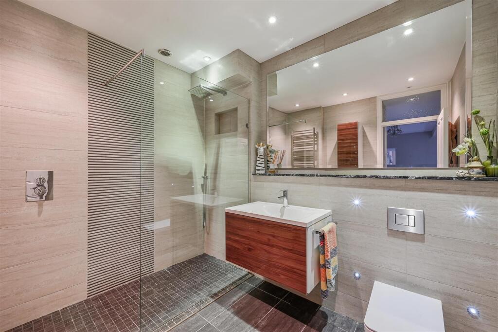 ALEXANDRA ROAD (19).jpg