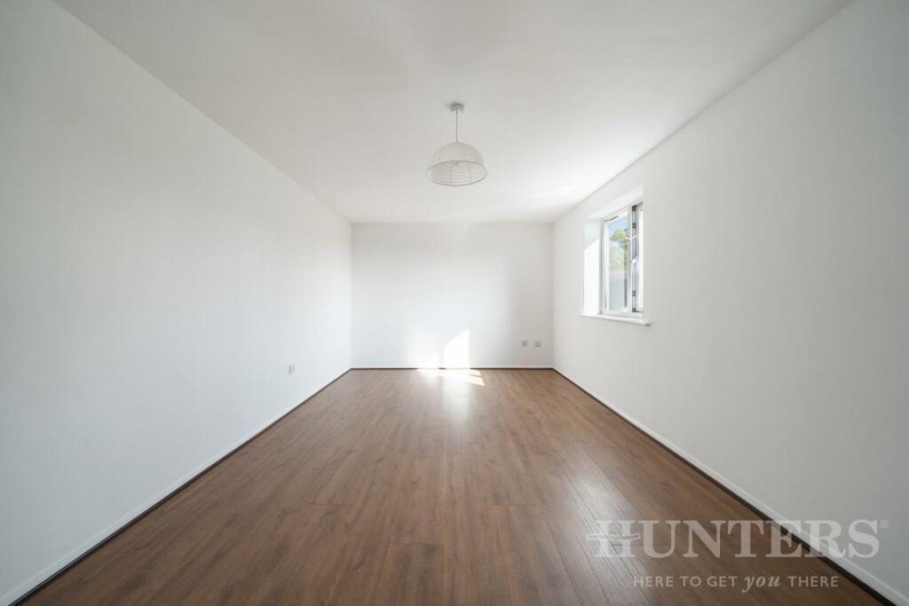75 Bream Close N17 9DG-7.jpg