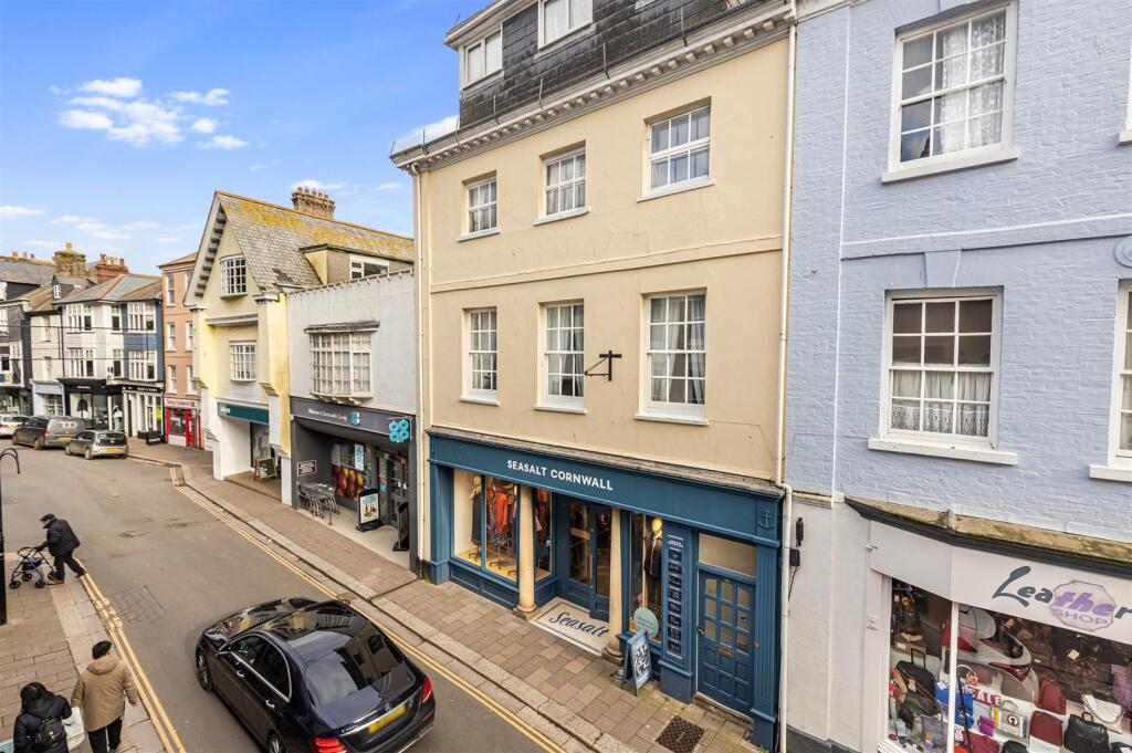 A02 - 18 Fairfax Place Dartmouth, Flat 1 - 250207.