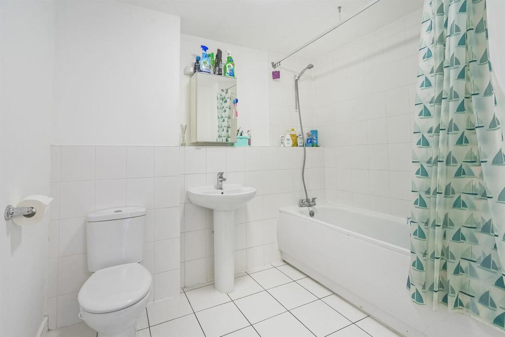 Aston Gray, 11 Shepherd Court 2 Annabel Close (4).