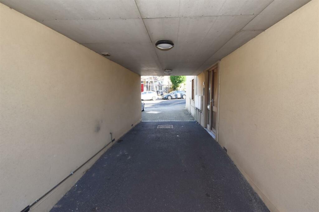 Driveway to parking .jpg