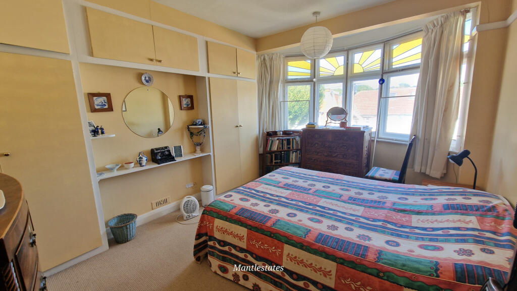 FRONT BEDROOM