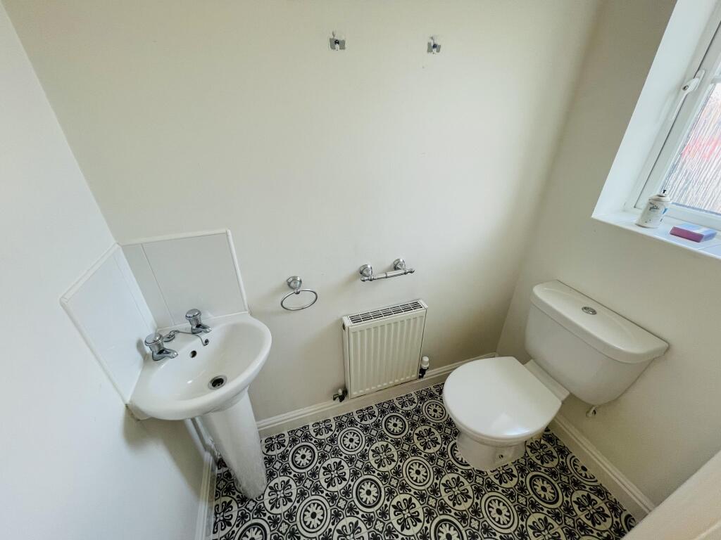 Cloakroom/wc
