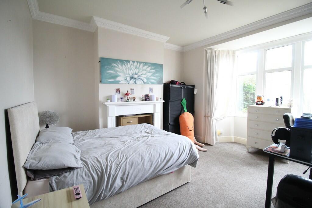 Lounge/Bedroom On...