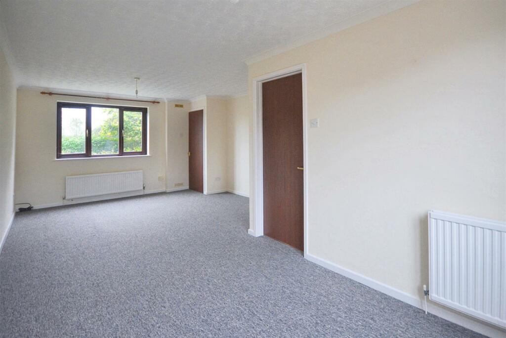 Sitting/Dining Room