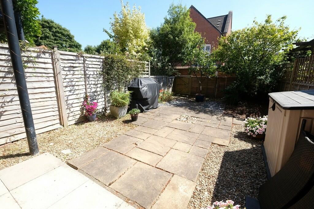 GARDEN 